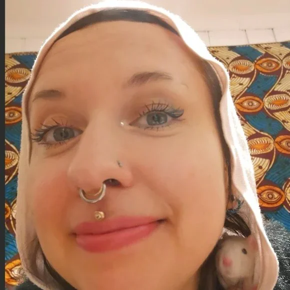 Alchemy Adornment solid gold Round Milgrain Threadless end - Picture 3 of 5